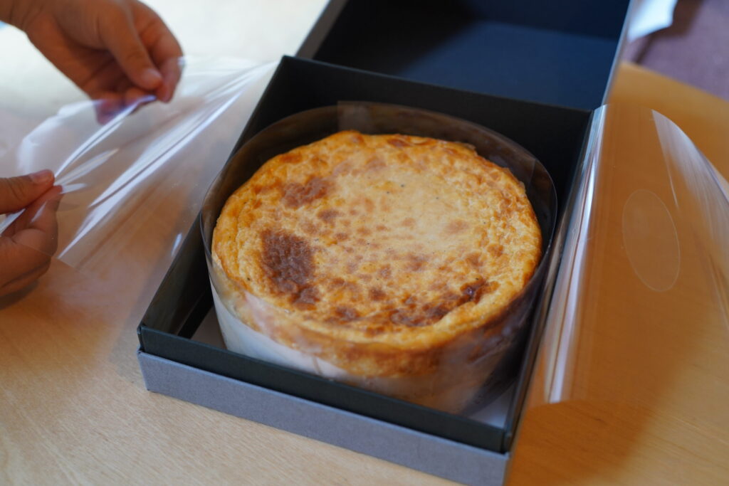 楽天　ふるさと納税 　ASAKOIWAYANAGI（アサコイワヤナギ）のおすすめスイーツ「バスクチーズケーキ 」のレビュー