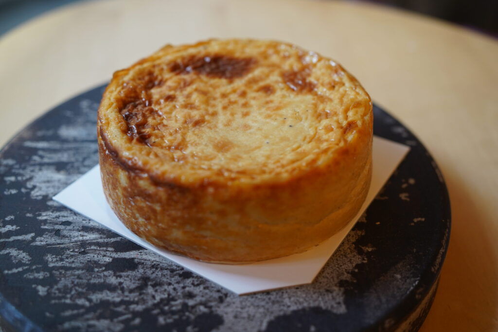 楽天　ふるさと納税 　ASAKOIWAYANAGI（アサコイワヤナギ）のおすすめスイーツ「バスクチーズケーキ 」のレビュー