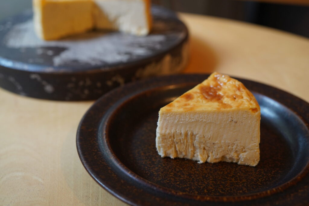 楽天　ふるさと納税 　ASAKOIWAYANAGI（アサコイワヤナギ）のおすすめスイーツ「バスクチーズケーキ 」のレビュー